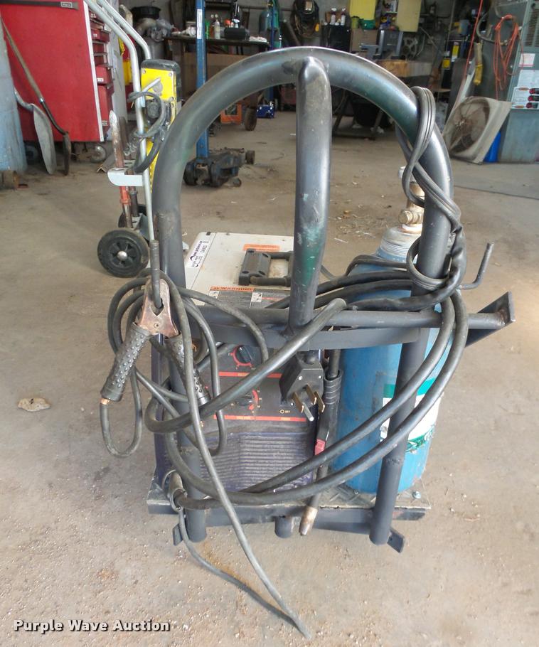 Hobart Handler 175 mig welder in Wichita, KS Item DA9822 sold