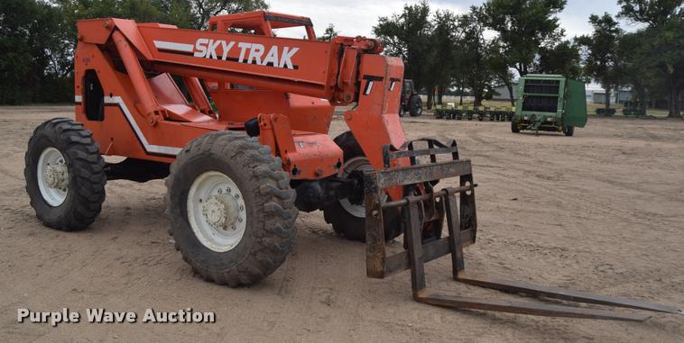 image for item DA9921 JLG Sky Trak B8400 telehandler