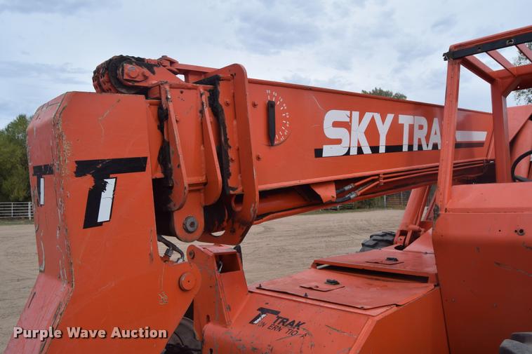image for item DA9921 JLG Sky Trak B8400 telehandler
