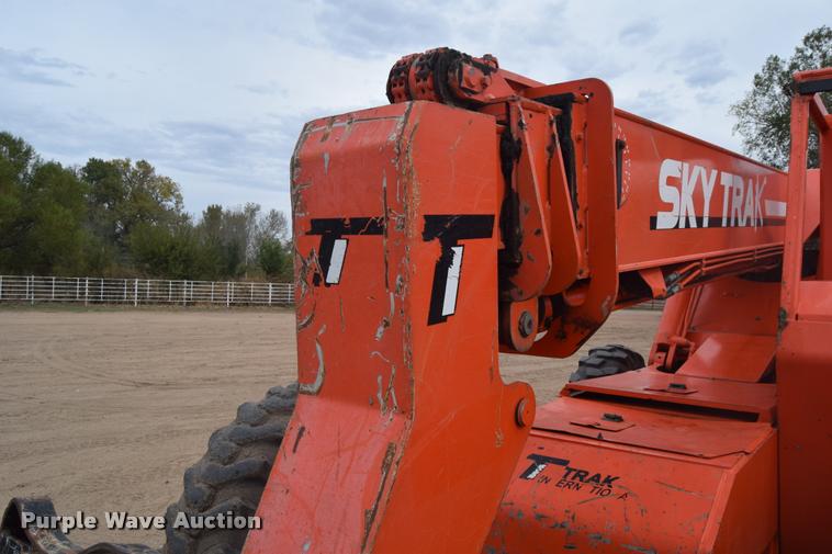 image for item DA9921 JLG Sky Trak B8400 telehandler