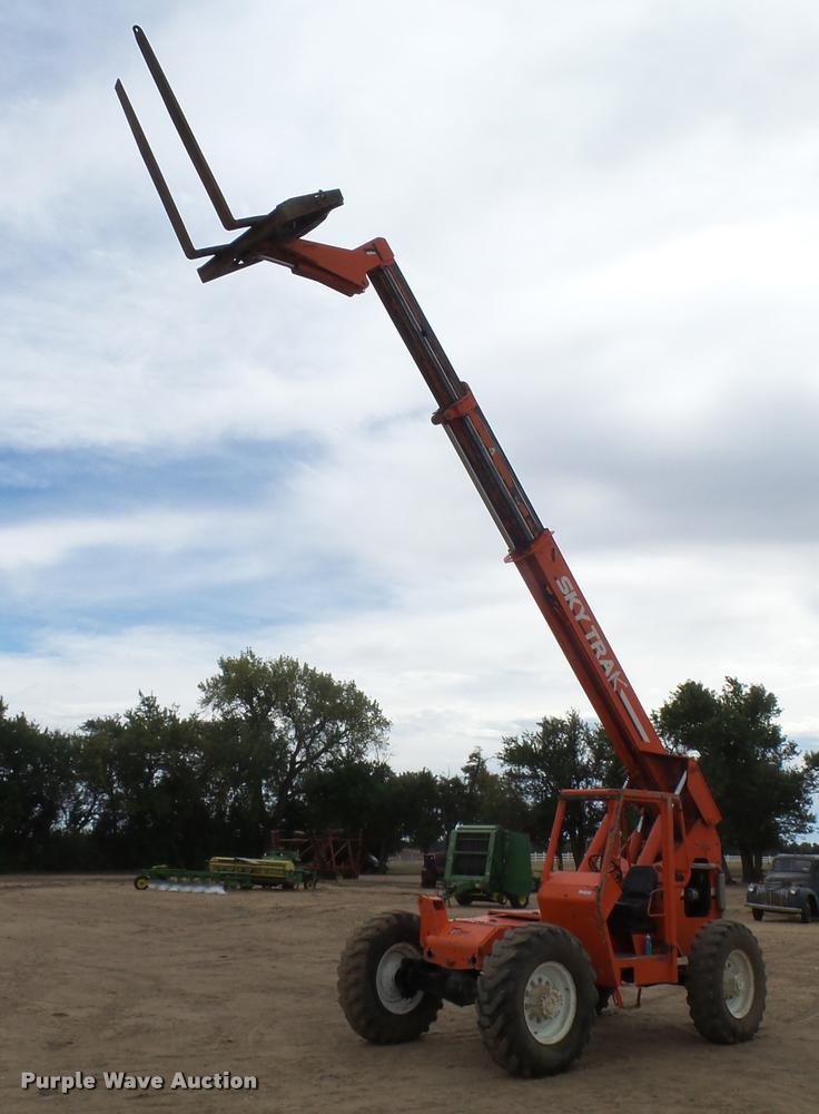 image for item DA9921 JLG Sky Trak B8400 telehandler