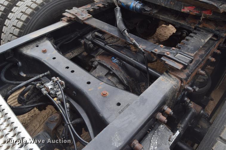 image for item DA9922 2007 Peterbilt 387 semi truck