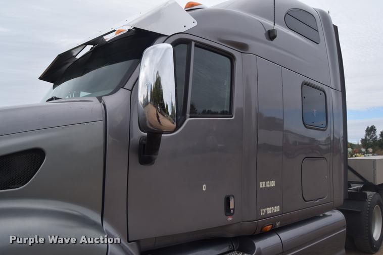 image for item DA9922 2007 Peterbilt 387 semi truck
