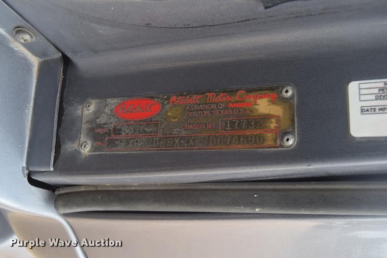 image for item DA9922 2007 Peterbilt 387 semi truck