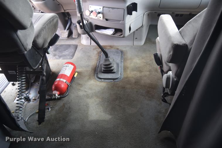 image for item DA9922 2007 Peterbilt 387 semi truck