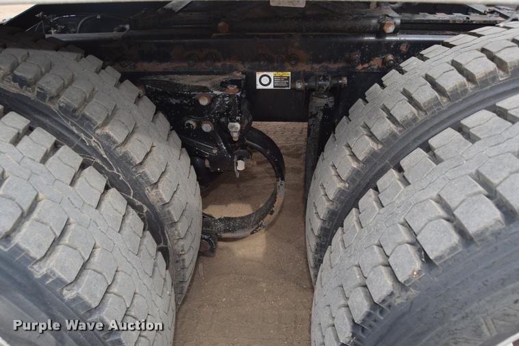 image for item DA9922 2007 Peterbilt 387 semi truck