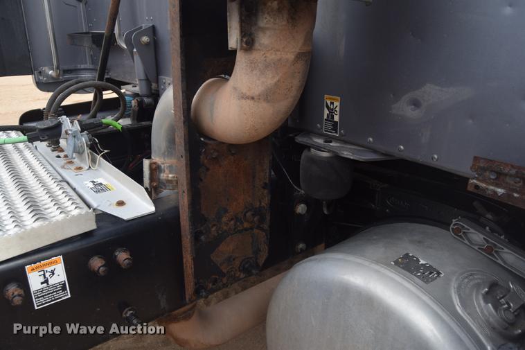 image for item DA9922 2007 Peterbilt 387 semi truck