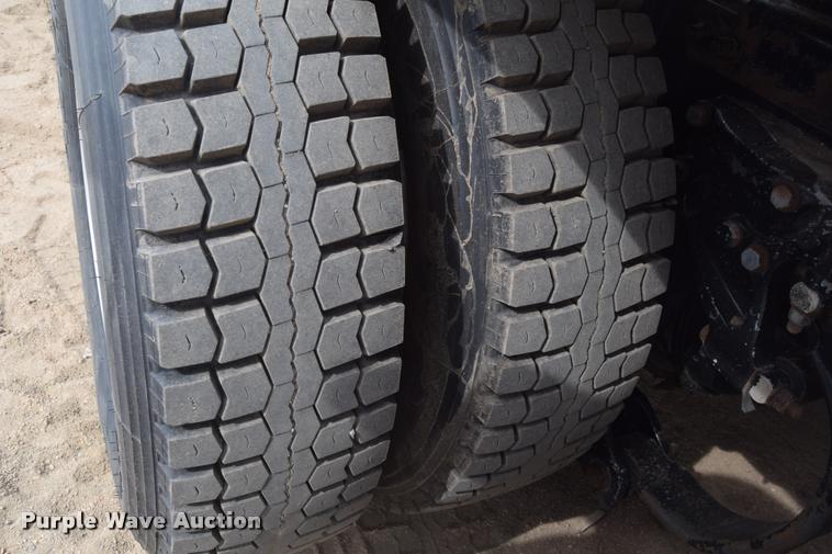 image for item DA9922 2007 Peterbilt 387 semi truck