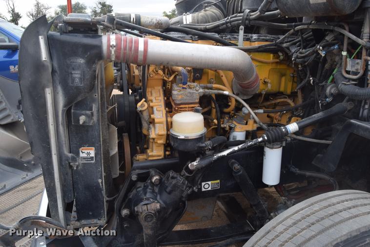 image for item DA9922 2007 Peterbilt 387 semi truck