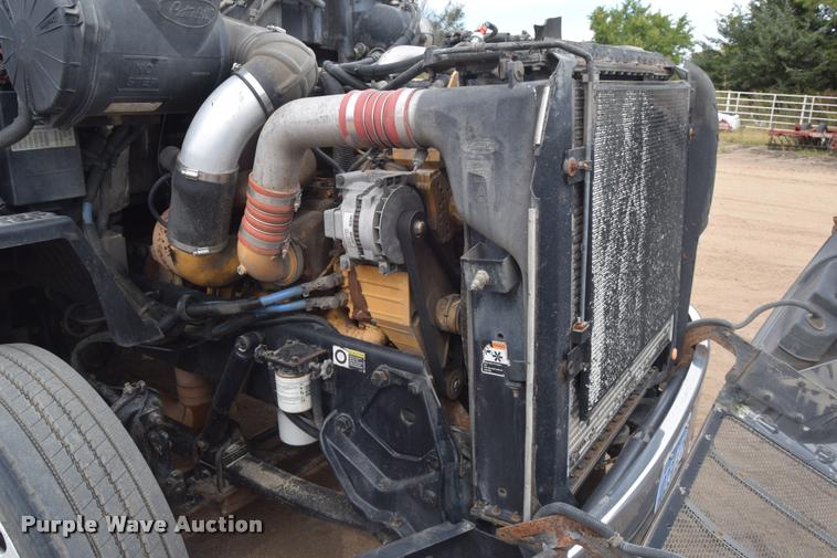 image for item DA9922 2007 Peterbilt 387 semi truck