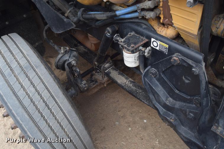 image for item DA9922 2007 Peterbilt 387 semi truck