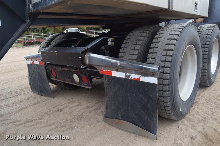 image for item DA9922 2007 Peterbilt 387 semi truck