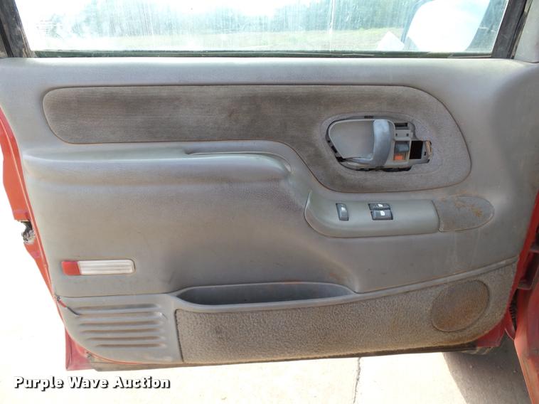 image for item DB4542 1998 GMC Sierra 3500HD SLE rollback truck