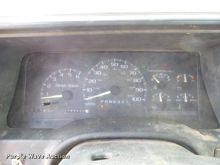 image for item DB4542 1998 GMC Sierra 3500HD SLE rollback truck