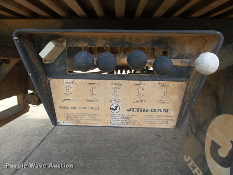 image for item DB4542 1998 GMC Sierra 3500HD SLE rollback truck