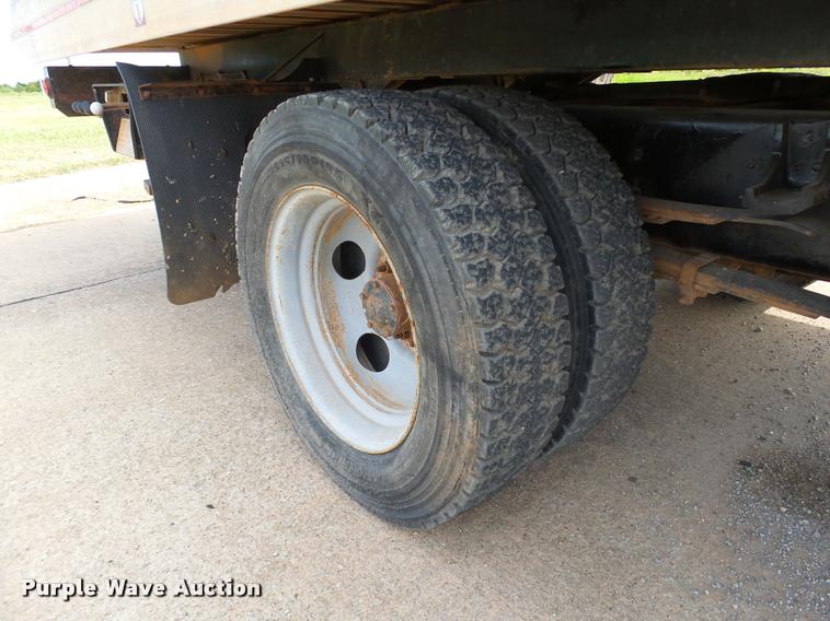 image for item DB4542 1998 GMC Sierra 3500HD SLE rollback truck