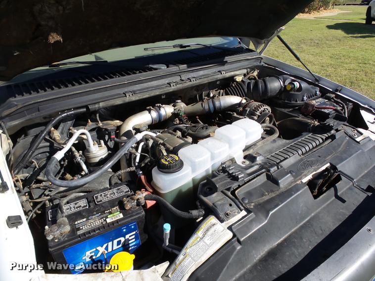 image for item DB4557 1999 Ford F350 Super Duty flatbed pickup truck