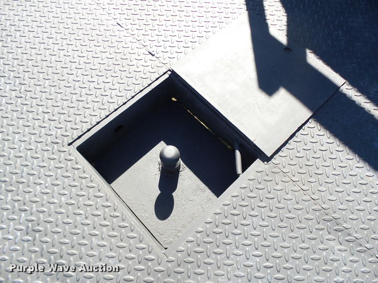 image for item DB4557 1999 Ford F350 Super Duty flatbed pickup truck