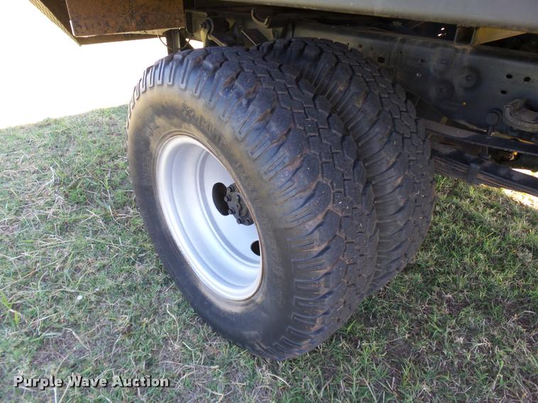 image for item DB4557 1999 Ford F350 Super Duty flatbed pickup truck