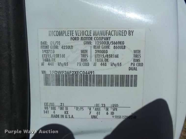 image for item DB4557 1999 Ford F350 Super Duty flatbed pickup truck