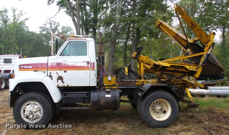 image for item J1634 1979 Chevrolet Bruin truck with tree spade
