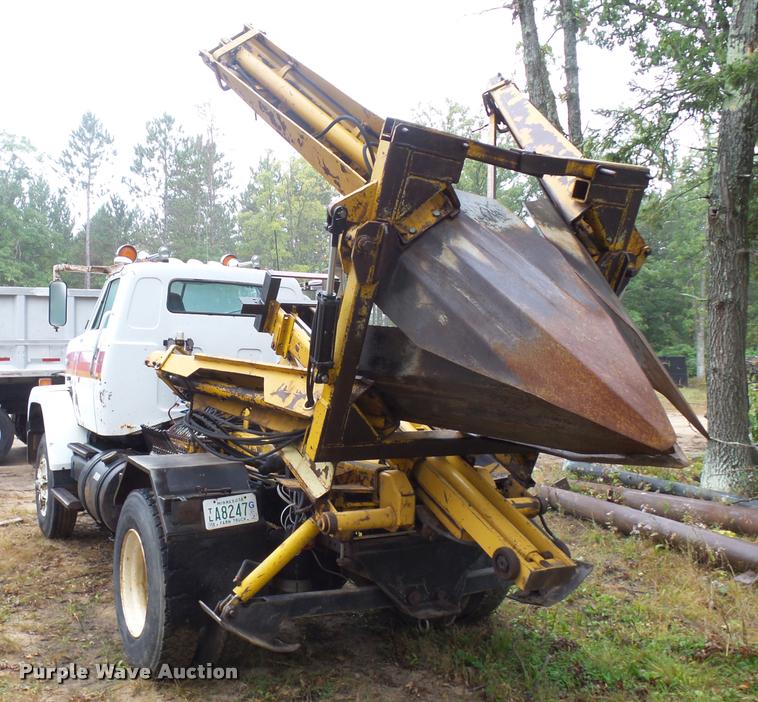 image for item J1634 1979 Chevrolet Bruin truck with tree spade