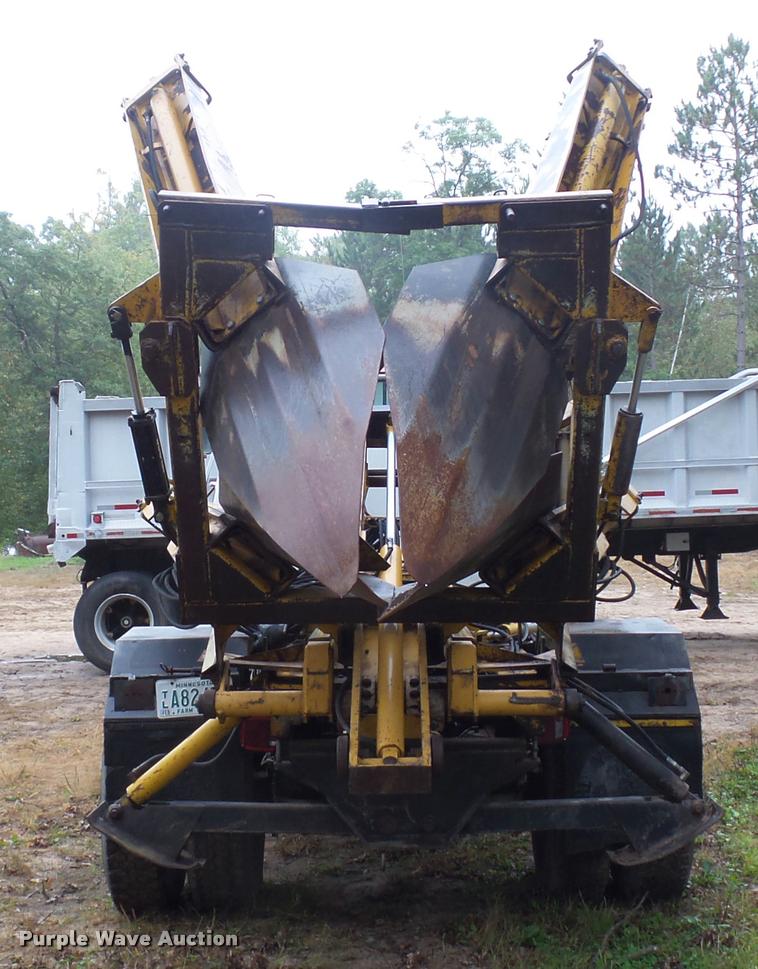 image for item J1634 1979 Chevrolet Bruin truck with tree spade