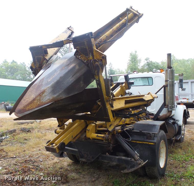 image for item J1634 1979 Chevrolet Bruin truck with tree spade