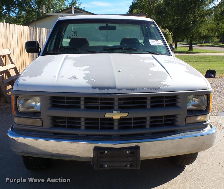 image for item J4756 1994 Chevrolet Cheyenne 2500HD pickup truck