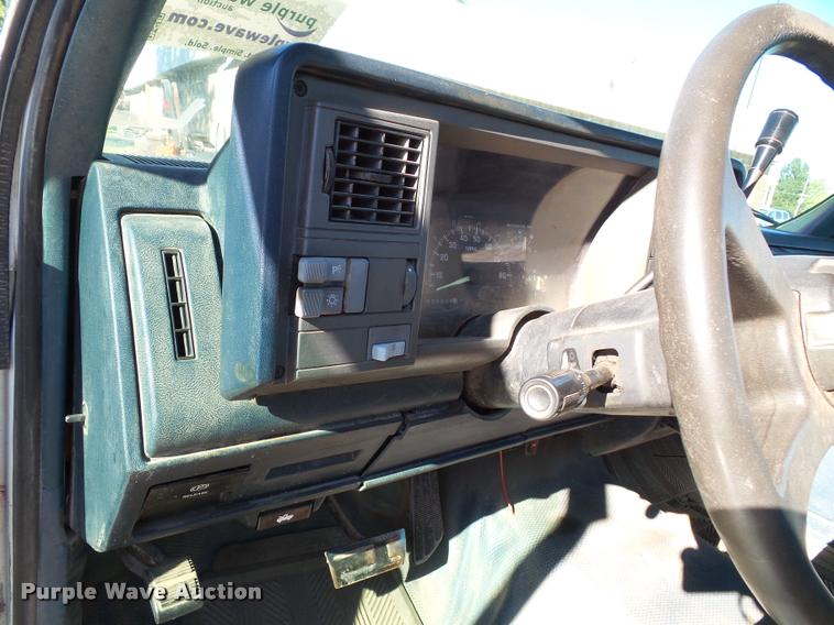 image for item J4756 1994 Chevrolet Cheyenne 2500HD pickup truck