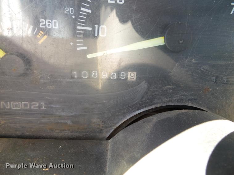 image for item J4756 1994 Chevrolet Cheyenne 2500HD pickup truck