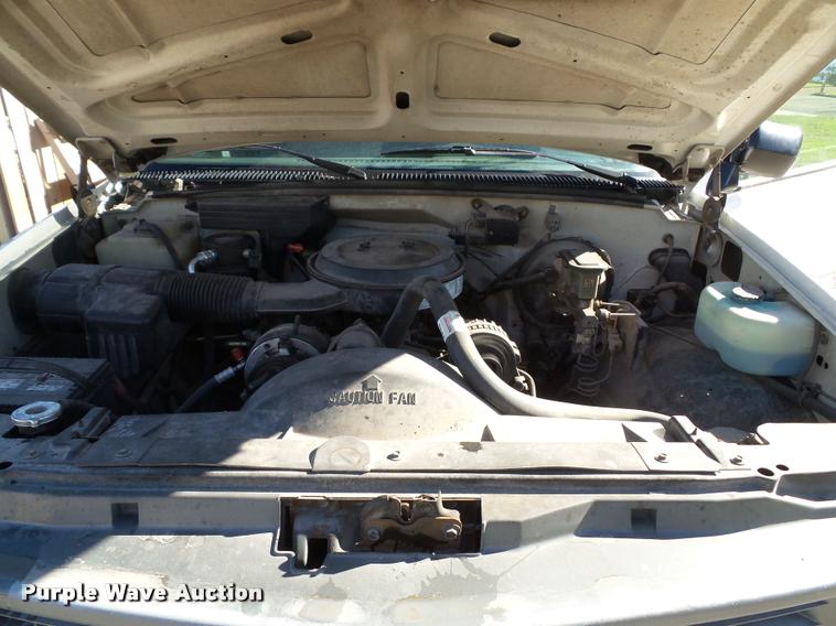 image for item J4756 1994 Chevrolet Cheyenne 2500HD pickup truck