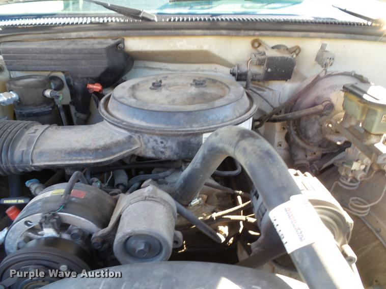 image for item J4756 1994 Chevrolet Cheyenne 2500HD pickup truck