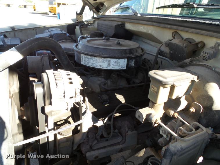 image for item J4756 1994 Chevrolet Cheyenne 2500HD pickup truck