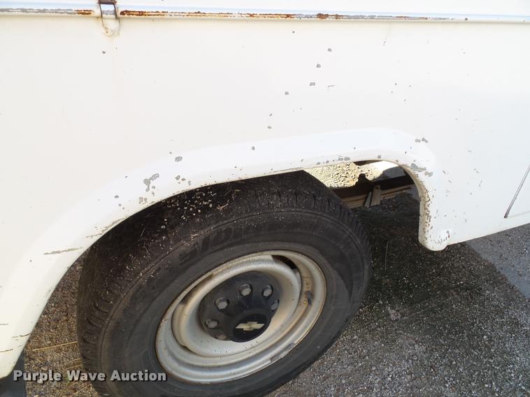 image for item J4756 1994 Chevrolet Cheyenne 2500HD pickup truck