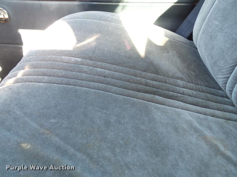 image for item J4756 1994 Chevrolet Cheyenne 2500HD pickup truck