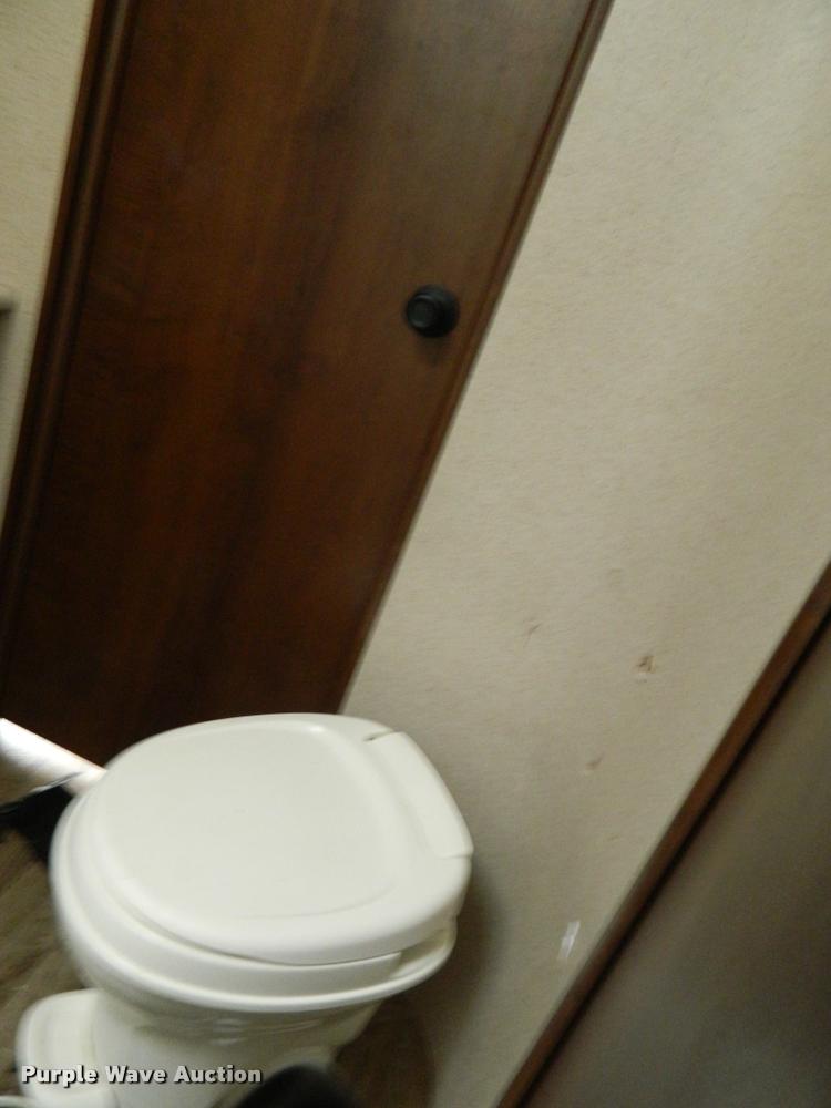 image for item J5096 2015 Jayco camper