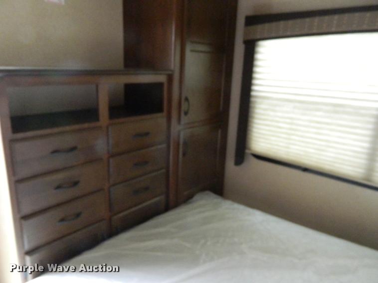 image for item J5096 2015 Jayco camper