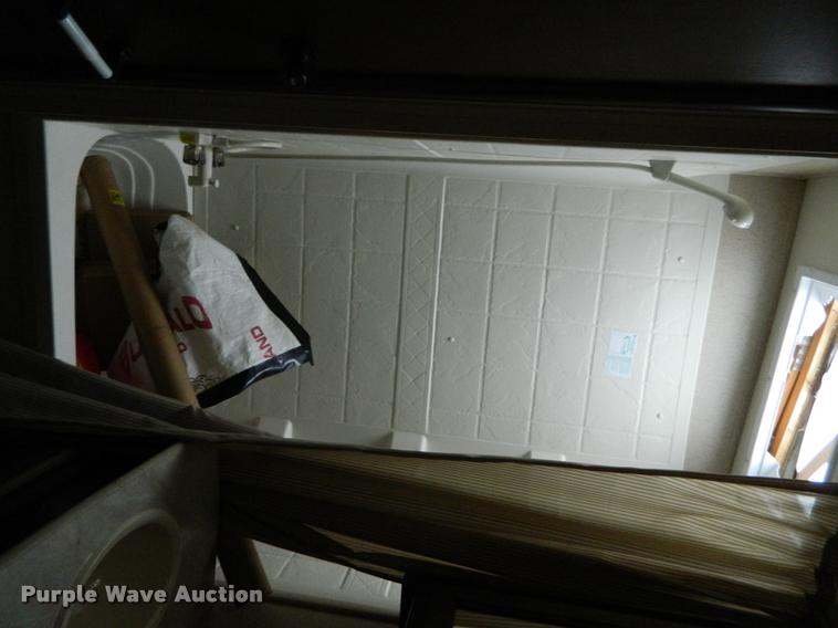 image for item J5096 2015 Jayco camper