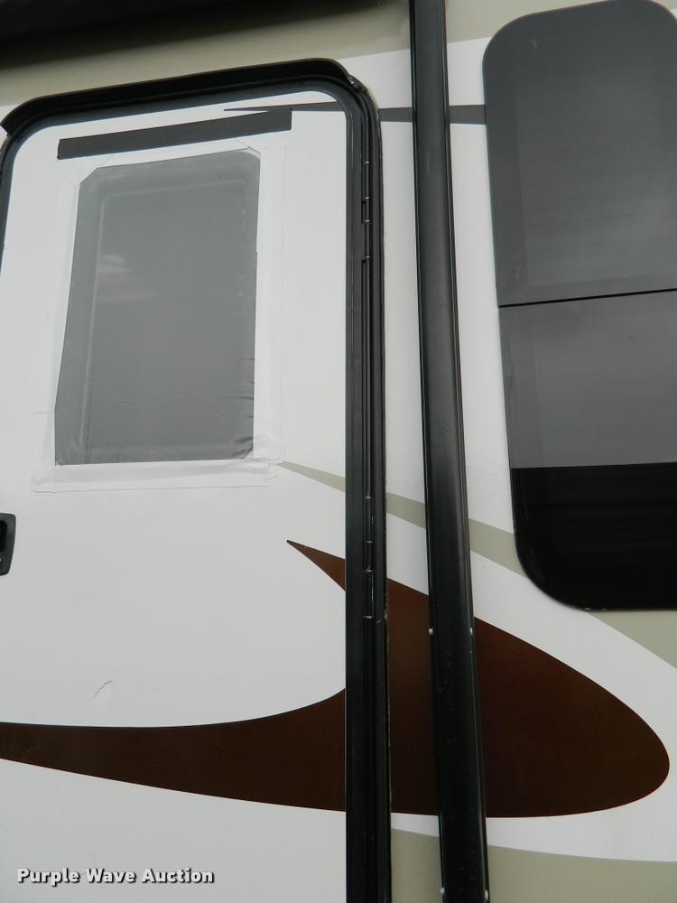 image for item J5096 2015 Jayco camper