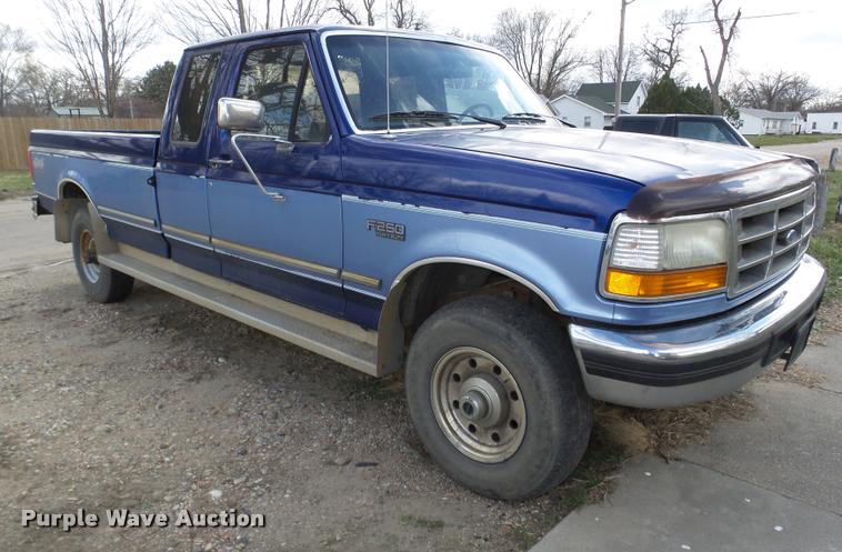 image for item J8948 1997 Ford F250 HD SuperCab pickup truck