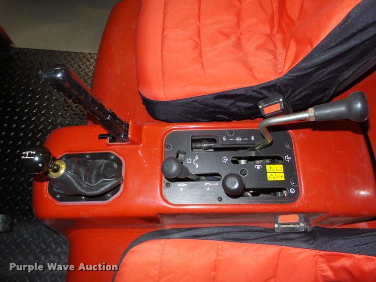 image for item J8958 2004 Toro 3200 utility vehicle