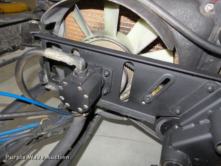 image for item J8958 2004 Toro 3200 utility vehicle