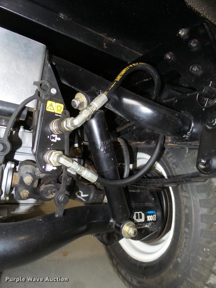 image for item J8958 2004 Toro 3200 utility vehicle