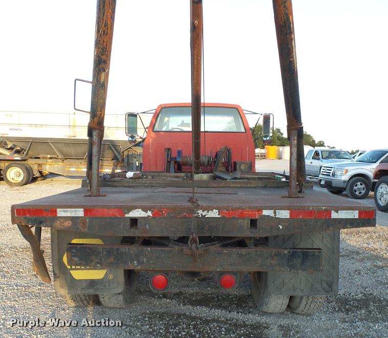 image for item K1108 1994 GMC TopKick C7000 wrecker truck