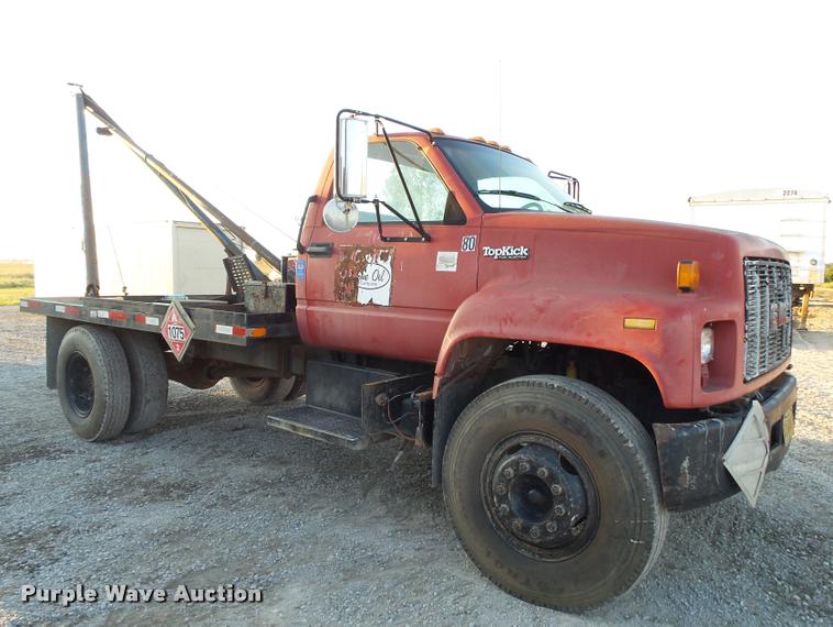 image for item K1108 1994 GMC TopKick C7000 wrecker truck