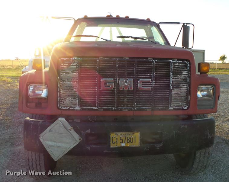 image for item K1108 1994 GMC TopKick C7000 wrecker truck