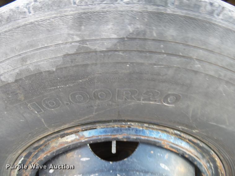 image for item K1108 1994 GMC TopKick C7000 wrecker truck