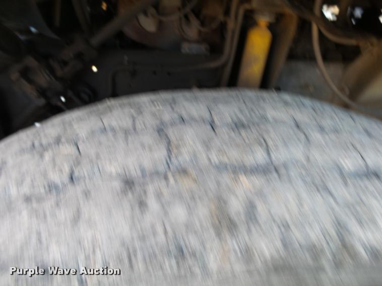 image for item K1108 1994 GMC TopKick C7000 wrecker truck