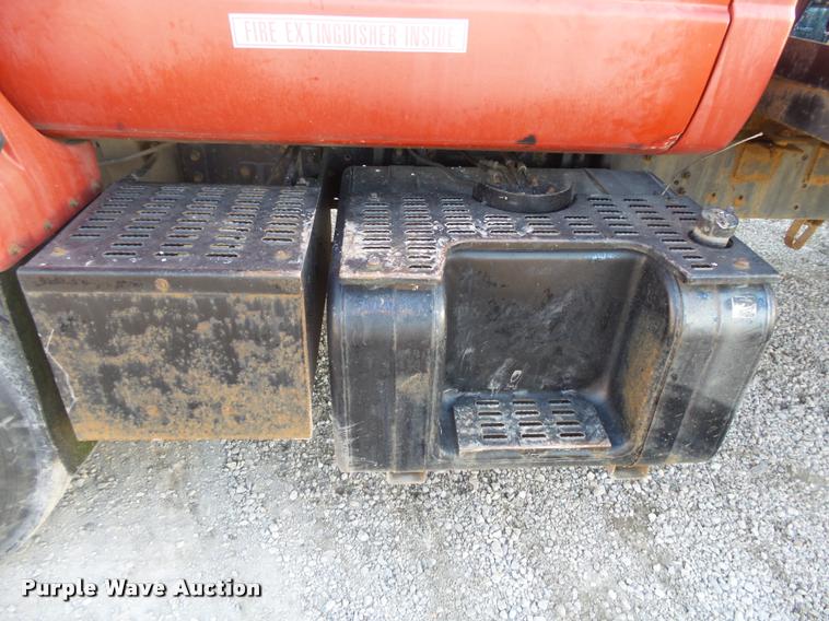 image for item K1108 1994 GMC TopKick C7000 wrecker truck